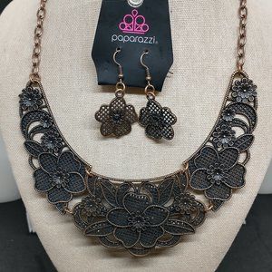 Paparazzi Paradise Statement Necklace and Earrings - PETUNIA